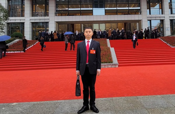 张弘出席省代表１.jpg