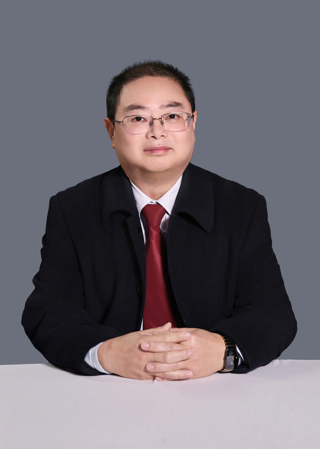 蔡晓军，数学正高级教师.jpg