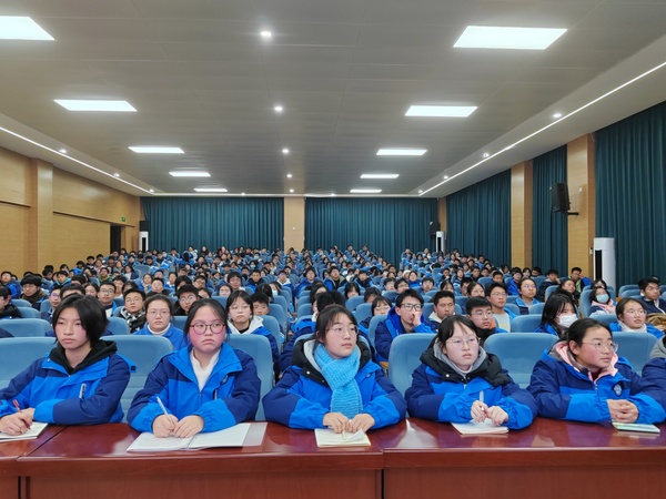 南山中学管理团队赴平武中学开展期末冲刺动员